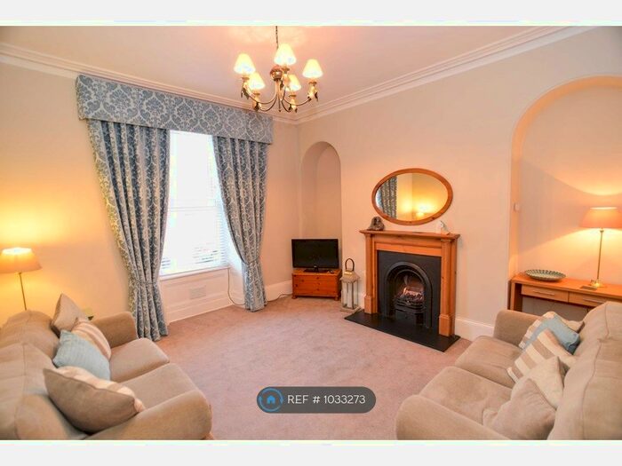 2 Bedroom Flat To Rent In Crown Street, Aberdeen, AB11