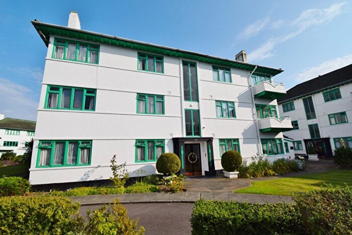 2 Bedroom Flat To Rent In Elm Park Court, Elm Park Road, Pinner, HA5