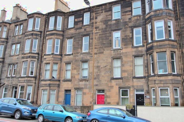 3 Bedroom Flat To Rent In Dalziel Place, Meadowbank, Edinburgh, EH7