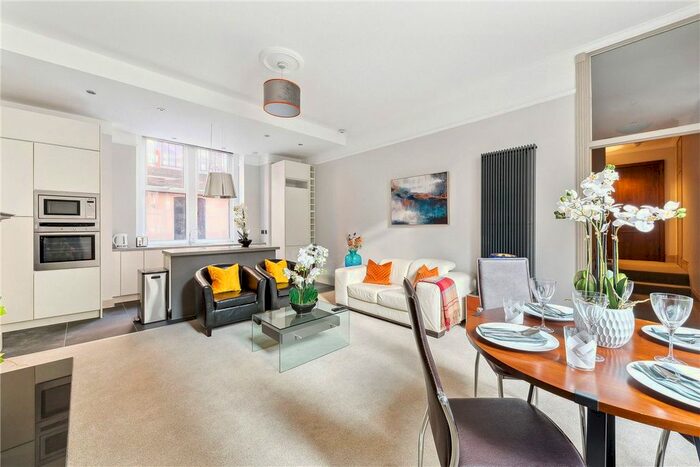 2 Bedroom Flat To Rent In Bickenhall Street, Marylebone, London, W1U