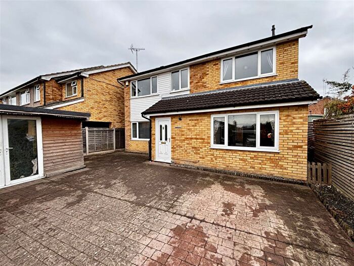 5 Bedroom Detached House For Sale In Low Garth Road, Sherburn In Elmet, Leeds, LS25