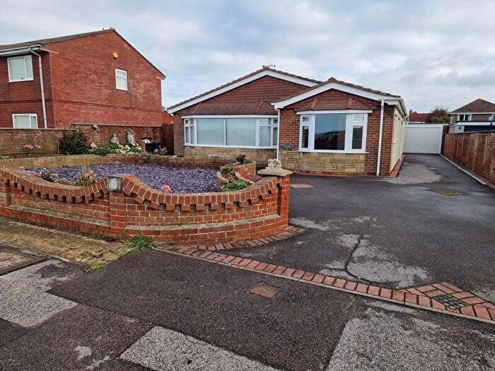 4 Bedroom Bungalow To Rent In Marine Parade East, Lee-On-The-Solent, PO13