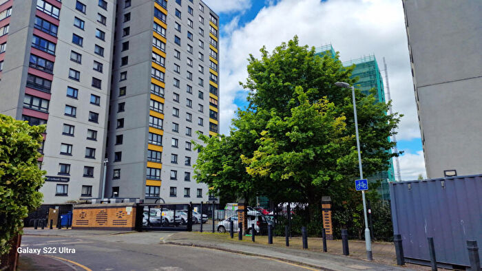 2 Bedroom Apartment To Rent In Riverbank Tower, Bridgewater Street, Salford, Lancashire, M3