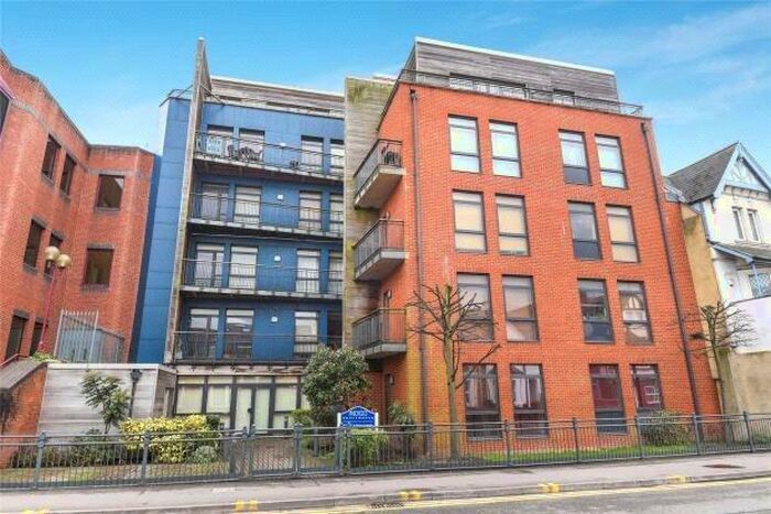 1 Bedroom Apartment To Rent In Crown Street, Reading, RG1