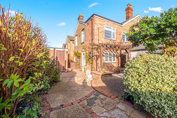 2 Bedroom End Of Terrace House For Sale In London Road, Sevenoaks, TN13