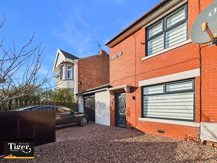 2 Bedroom End Of Terrace House For Sale In Fairway Road, Blackpool, FY4