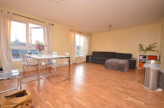 2 Bedroom Flat To Rent In Durward Street, London, E1