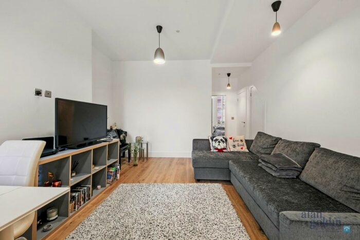 2 Bedroom Flat To Rent In Temple Fortune Mansions, NW11