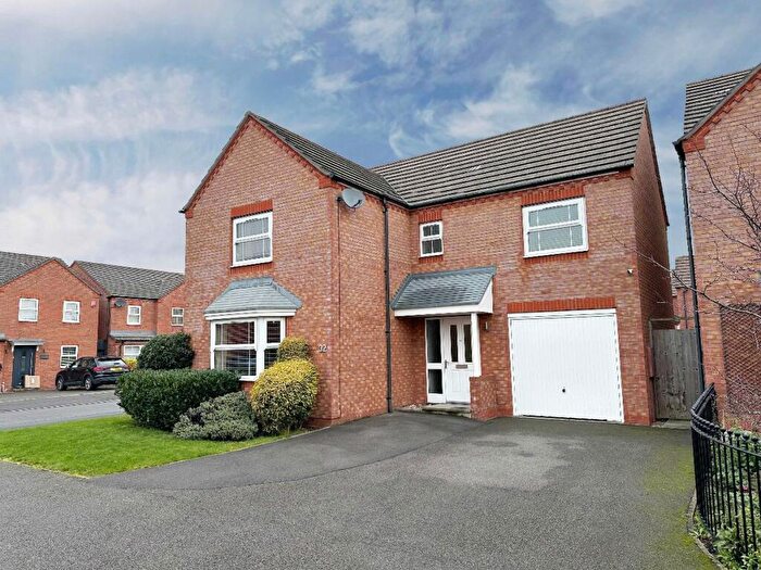 4 Bedroom Detached House For Sale In Priors Grove Close, Chase Meadow, Warwick, CV34