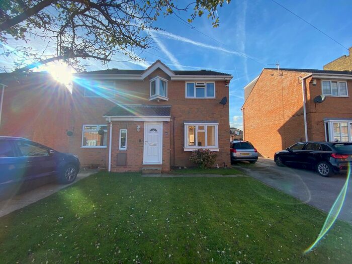 3 Bedroom Property To Rent In Richmond Close, Bramley, Leeds, LS13