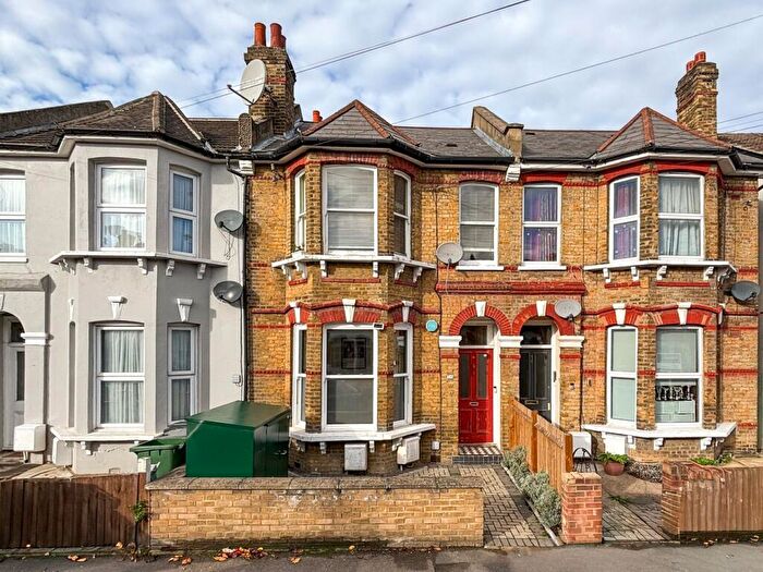 2 Bedroom Flat For Sale In Glenwood Road, Catford, London, SE6