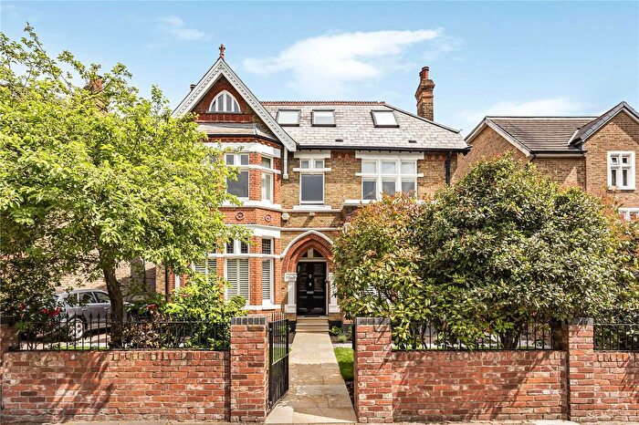 5 Bedroom Detached House For Sale In Woodville Road, London, W5