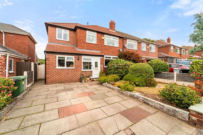 4 Bedroom Semi-Detached House For Sale In St. Martins Road, Sale, M33
