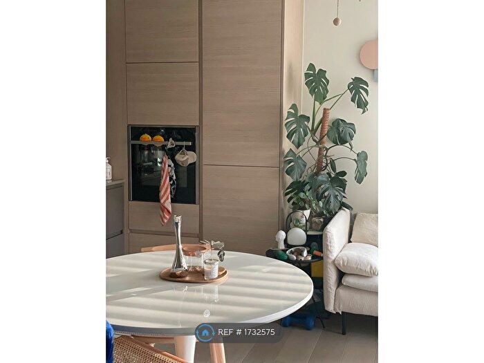 2 Bedroom Flat To Rent In Pegler Square, London, SE3