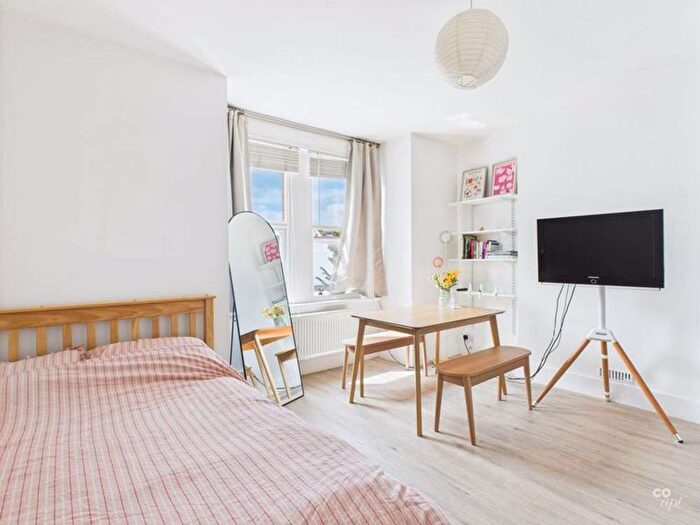 Studio To Rent In Elm Grove, Brighton, BN2