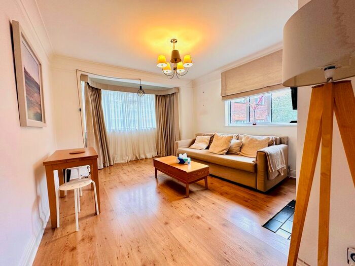 2 Bedroom Flat To Rent In Hanger Lane, London, W5