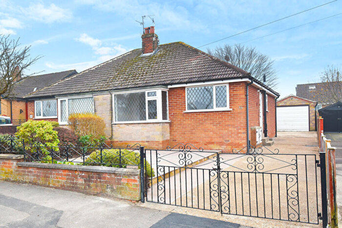 2 Bedroom Semi-Detached Bungalow To Rent In Meadow Croft, Harrogate, HG1