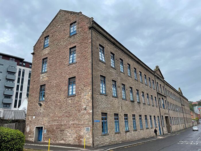 2 Bedroom Flat To Rent In Brown Street, Dundee, Angus, DD1