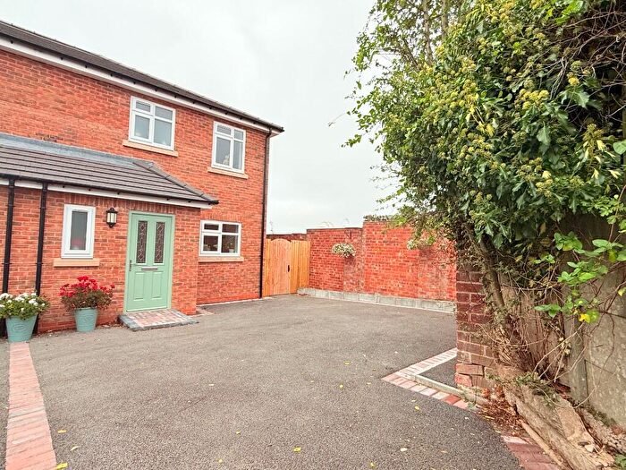 3 Bedroom Semi-Detached House To Rent In Primrose Crescent, Hyde, Greater Manchester, SK14