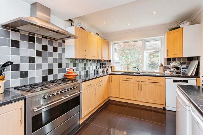 5 Bedroom Detached House For Sale In Littlehaven Lane, Horsham, RH12
