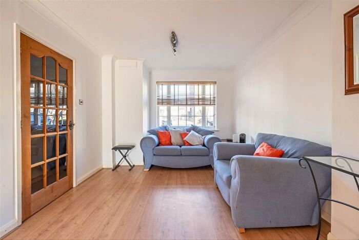5 Bedroom End Of Terrace House For Sale In Handsworth Avenue, Highams Park, E4