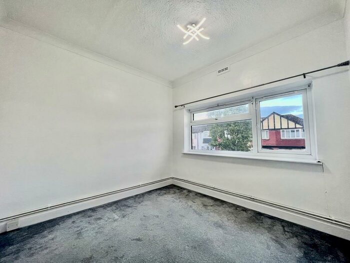 2 Bedroom Apartment To Rent In St. Marks Avenue, Northfleet, DA11