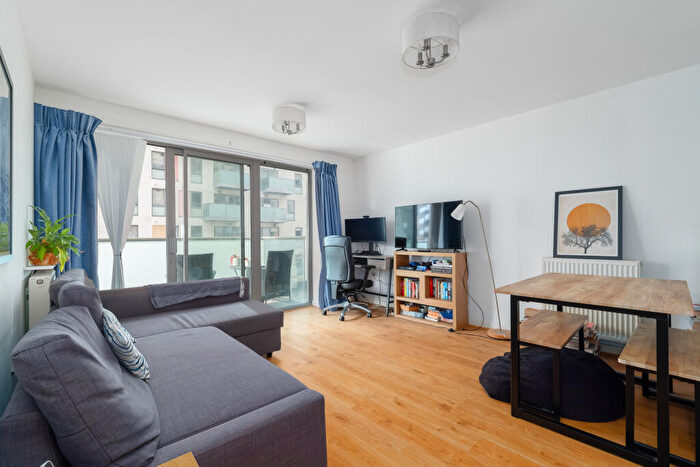 1 Bedroom Flat For Sale In Stainsby Road, London, E14