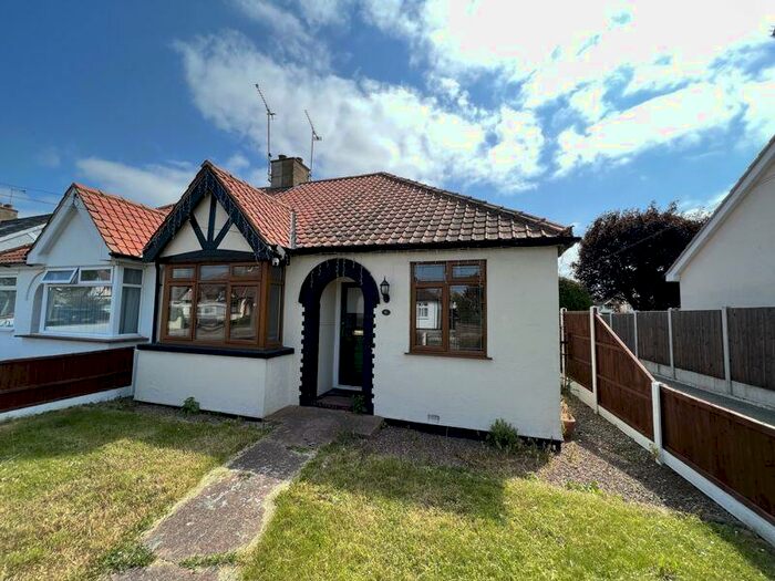3 Bedroom Bungalow To Rent In Vickers Road, Southend-On-Sea, SS2
