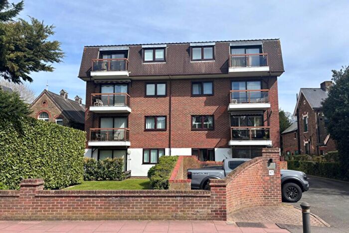 2 Bedroom Flat For Sale In Wickham Road, Beckenham, BR3