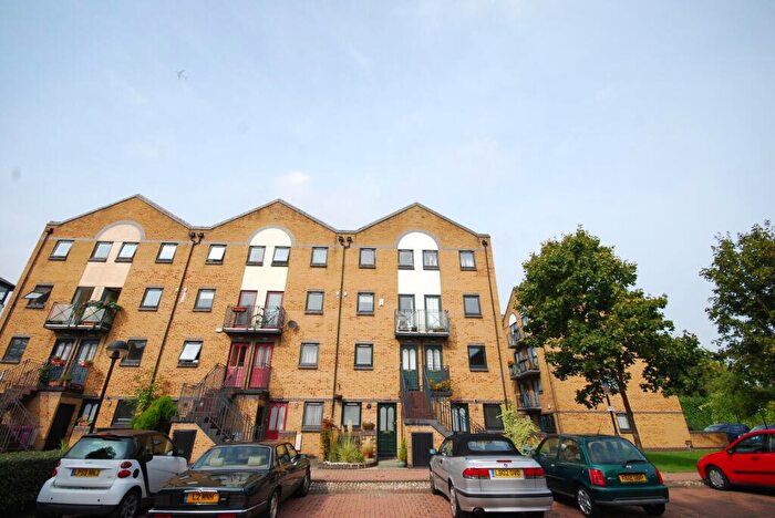 2 Bedroom Flat To Rent In Undine Road, Isle Of Dogs, London, E14