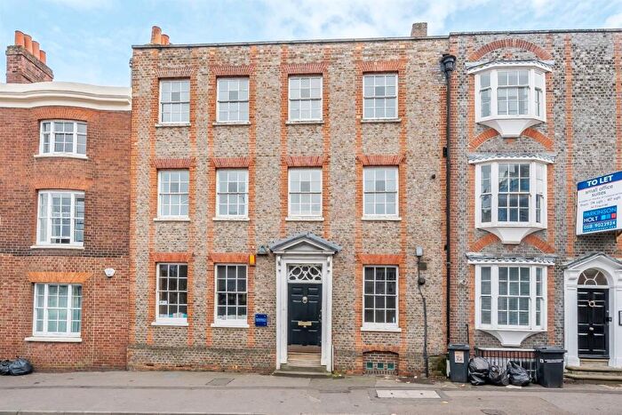 1 Bedroom Apartment To Rent In Castle Street, Reading, RG1