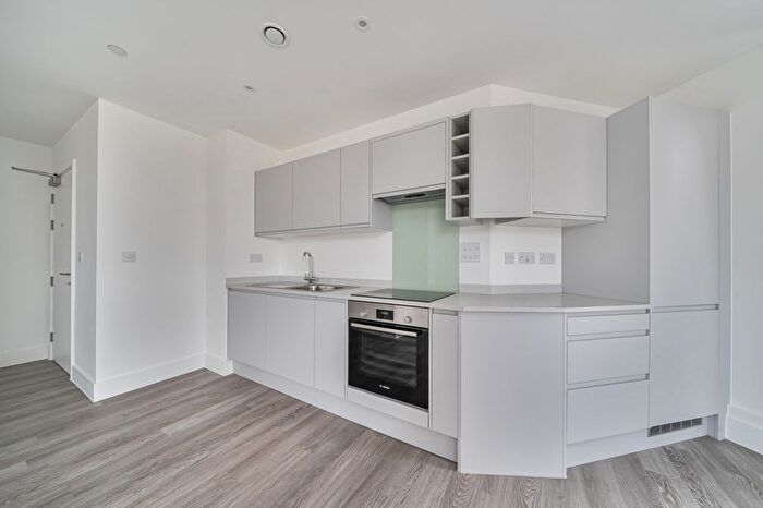 2 Bedroom Flat To Rent In Medway Street, Chatham, ME4