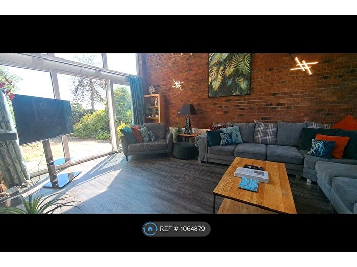 4 Bedroom Bungalow To Rent In York Road, Cliffe, YO8