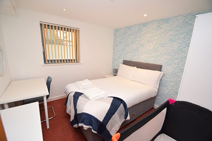 1 Bedroom Flat To Rent In Market Street, Falmouth, TR11