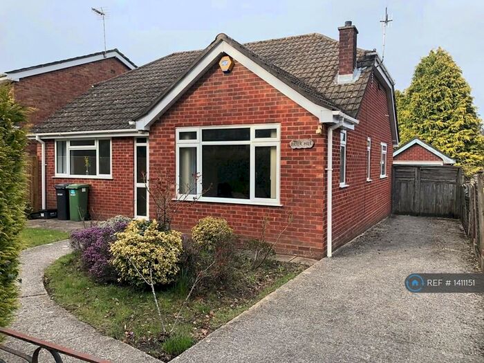 3 Bedroom Bungalow To Rent In Albert Road, Hedge End, Southampton, SO30