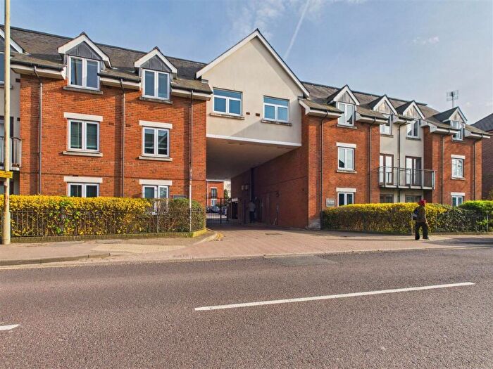 2 Bedroom Apartment For Sale In Walsworth Road, Hitchin, SG4