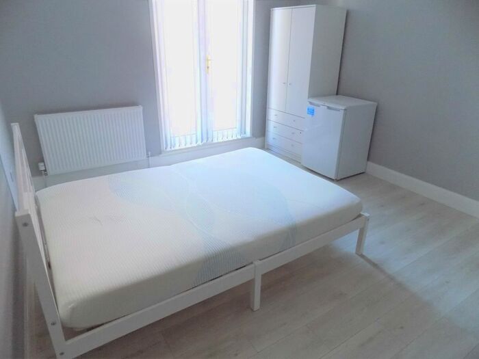 1 Bedroom Studio To Rent In Biscot Road, Luton, Bedfordshire, LU3