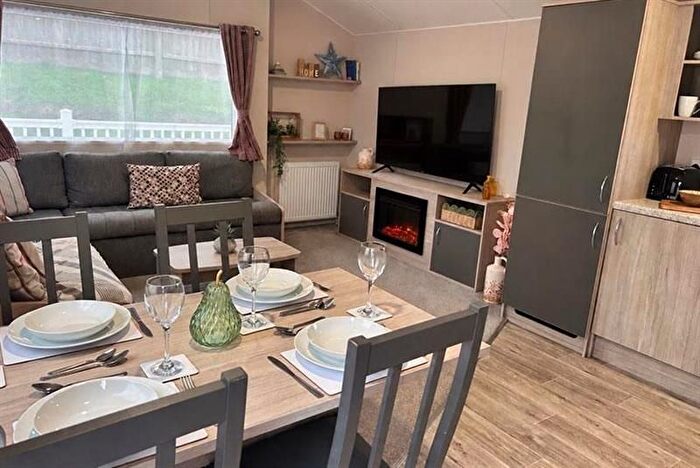 3 Bedroom Park Home For Sale In Newquay, TR8
