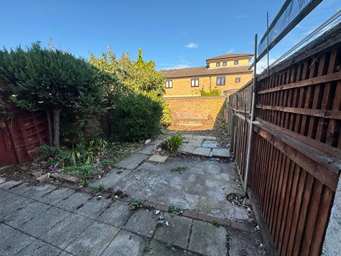 3 Bedroom Terraced House For Sale In Medway Close, Ilford, Greater London, IG1