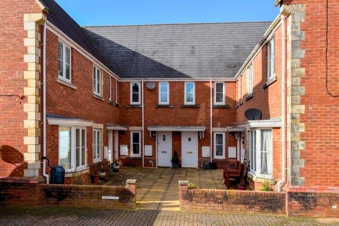 2 Bedroom Maisonette To Rent In Minnow Close, Swindon, SN25