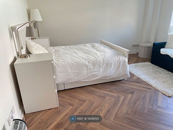 Studio To Rent In Clifford's Inn, London, EC4A