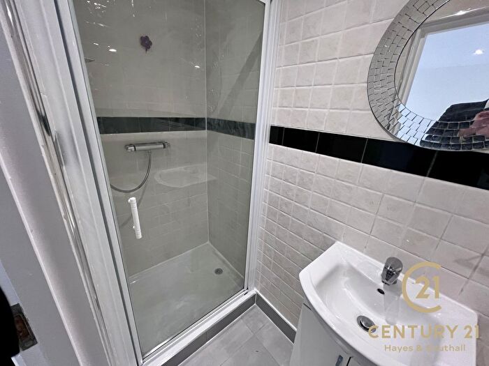 2 Bedroom End Of Terrace House To Rent In Wilstone Close, UB4
