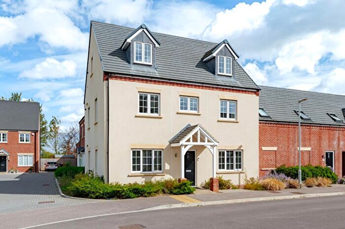 2 Bedroom Flat For Sale In Nightingale Road, Great Barford, MK44