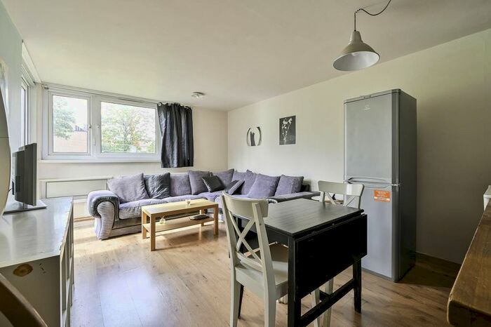 2 Bedroom Flat To Rent In Woodland Grove, Greenwich, London, SE10