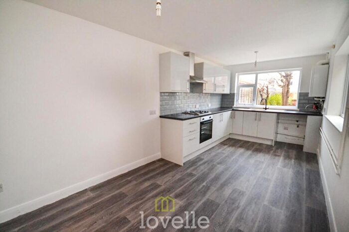 3 Bedroom Terraced House For Sale In Poplar Road, Cleethorpes, DN35