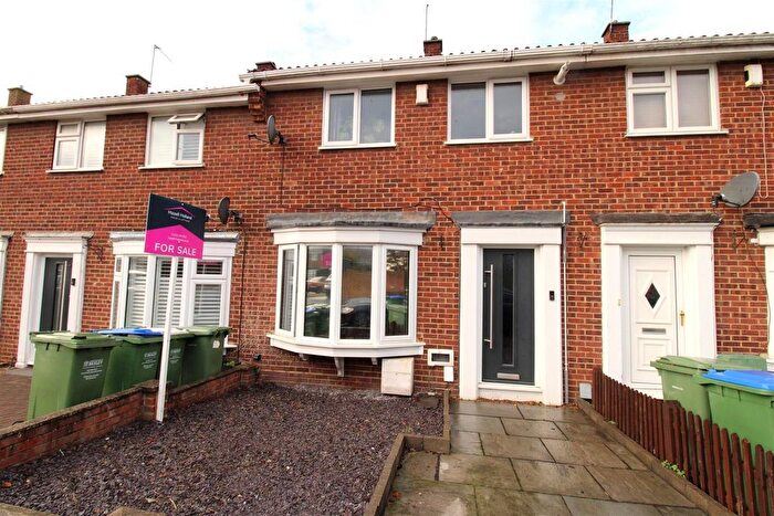 3 Bedroom Terraced House For Sale In Leycroft Gardens, Slade Green, DA8