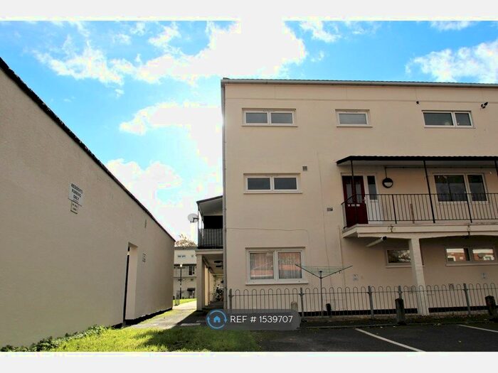 3 Bedroom Maisonette To Rent In Kennedy Square, Leamington Spa, CV32