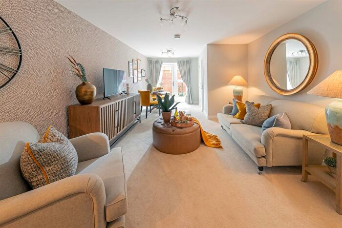 1 Bedroom Flat For Sale In Abbotswood Common Road, Romsey, SO51