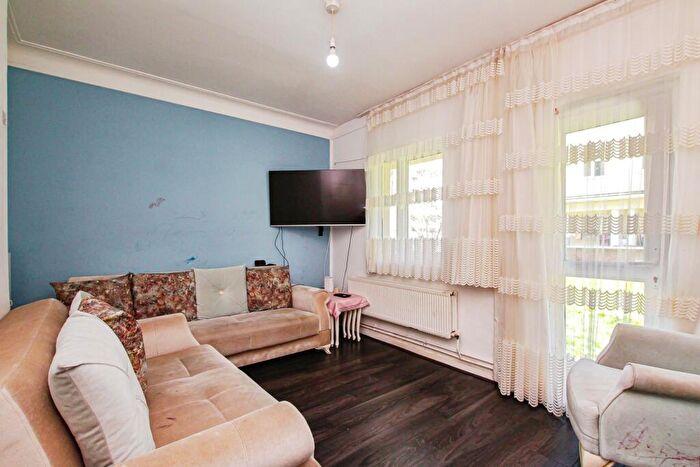 Flat For Sale In Gibson Close, London, E1