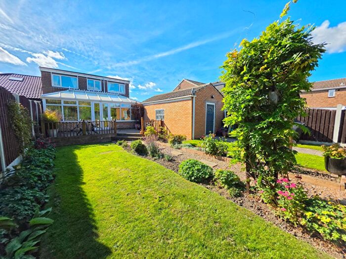 3 Bedroom Semi-Detached Bungalow For Sale In Eastfield Crescent, Staincross, Barnsley, S75
